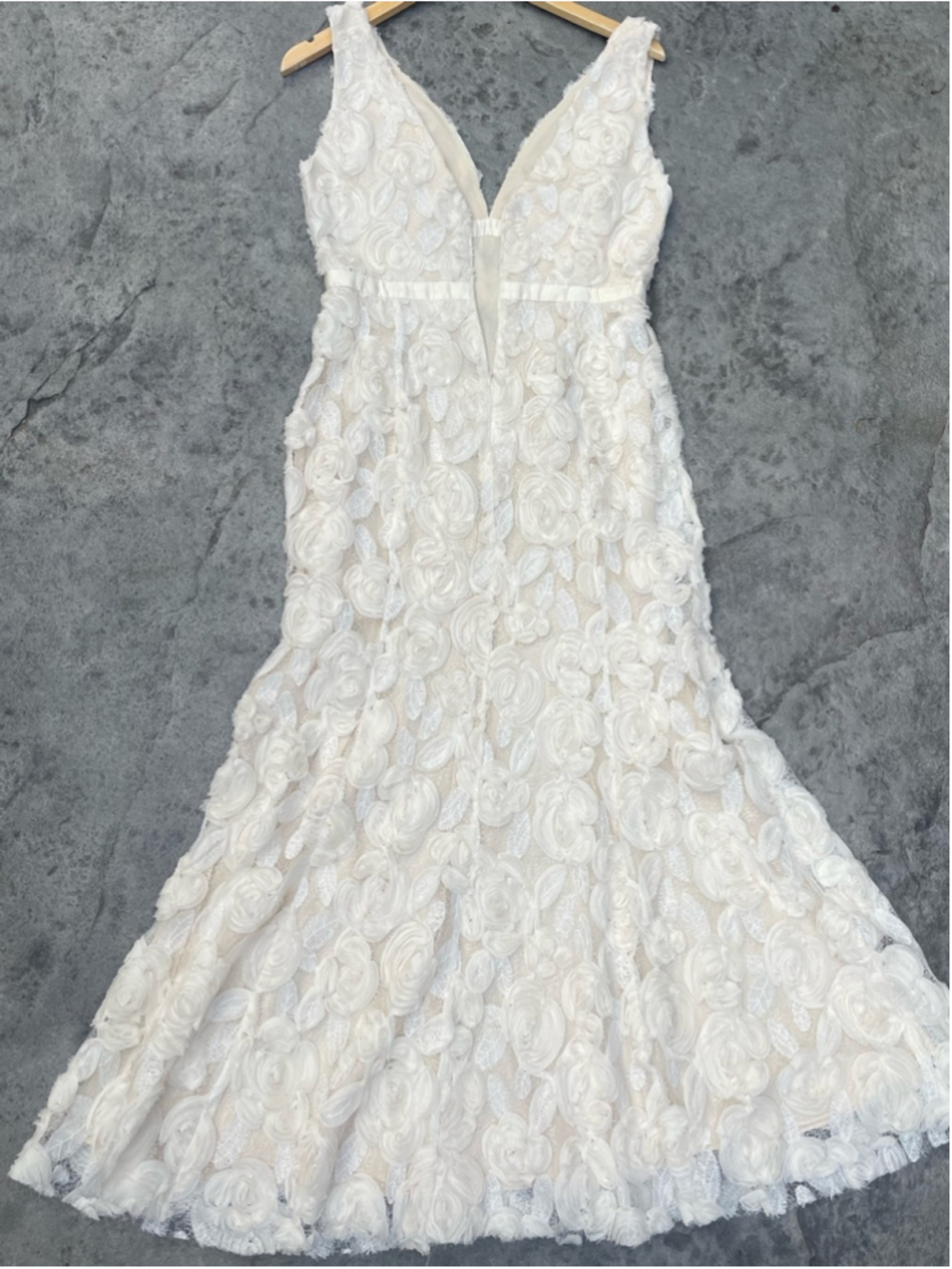 Sleeveless V-Neck Lace Midi Dress in Cream Cream 3D Floral - Picture 9 of 11
